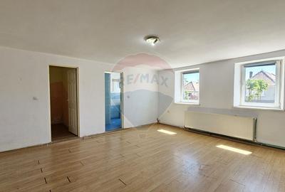 Casă individuală cu 7 camere cu Teren 1151 Mp în Central - 4