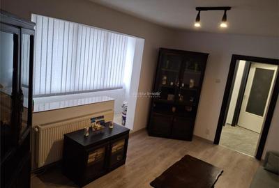 Apartament cu 2 camere semidecomandat în Micro III
