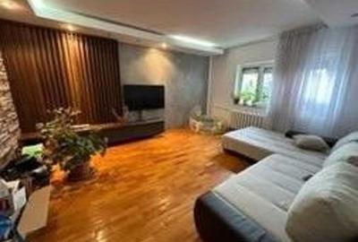 Vanzare Apartament 3 camere 2 Minute Mall Vitan Hol in H - 1