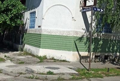 Casă cu 4 camere cu Teren 1250 Mp în Drăgășani