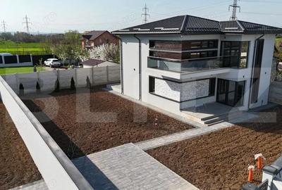 Casă cu Teren 600 Mp în Central