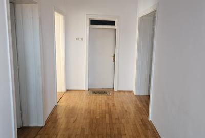 Chrie casa cart Andrei Muresanu - 2