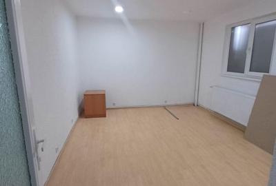 Spațiu comercial, de 45 mp, în Eroii Revoluției - 1