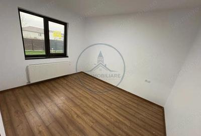 Casă cu 3 camere cu Teren 700 Mp în Central - 3