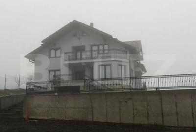 Casă cu 7 camere cu Teren 1800 Mp în Central - 14