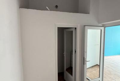 Spațiu comercial, de 48 mp, în Central - 6