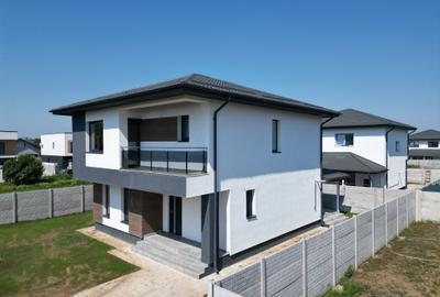 Casă individuală cu 5 camere cu Teren 400 Mp în Berceni - 1