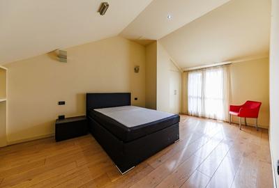 Casă individuală cu 40 camere cu Canalizare în Central - 13