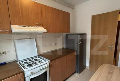 Garsonieră decomandată, mobilată în Tractorul