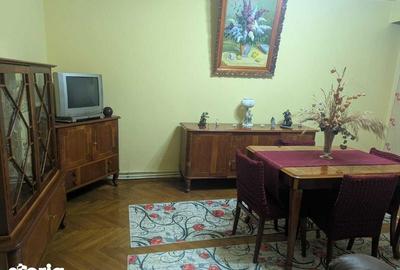 Apartament cu 4 camere decomandat în Progresul - 1