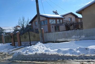 Casă cu Teren 2436 Mp în Puchenii Mici - 1
