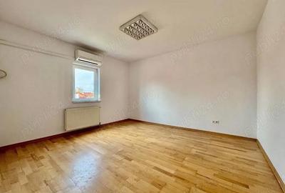 Casă cu 7 camere cu Teren 500 Mp în Central - 2