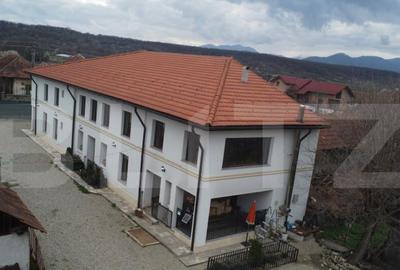 Pensiune de vanzare, 6 camere, 370 mp, zona Arcani - 8