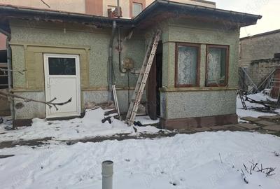 Casă cu 3 camere în Central