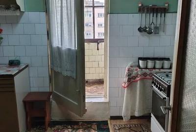 Apartament 3 camere 73mp, 2 bai, 2 balcoane, etaj 6, zona str. 21 Decembrie - 7
