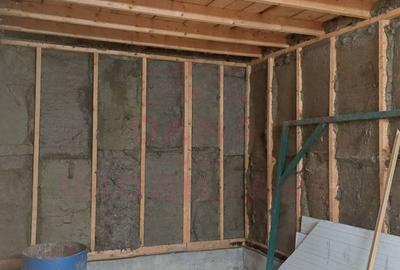 Casă individuală cu 4 camere cu Canalizare în Rusca Montană - 10