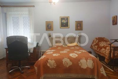 Apartament cu 2 camere decomandat, mobilat în Calea Dumbrăvii