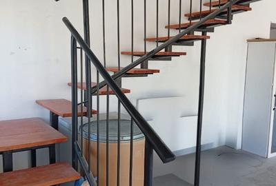 Casă cu 4 camere cu Teren 468 Mp în Central - 14