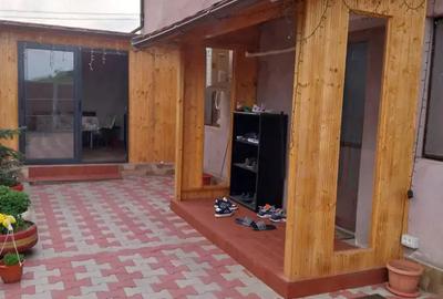 Vand casa la curte - 2