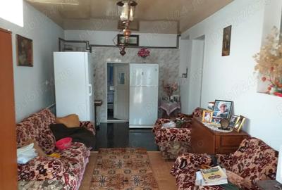 Casă cu 4 camere în Sărățeni - 9