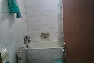 Apartament cu 4 camere la etajul 1/3 in bloc construit in asociatie,220.000 € - 5