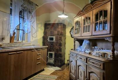Casă cu 4 camere cu Teren 809 Mp în Central - 10