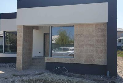 Casă cu 4 camere decomandat în Berceni - 1