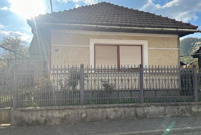 Casă cu 2 camere cu Teren 267 Mp în Central - 5