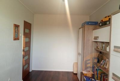 Apartament 4 camere,Bloc reabilitat ,Decebal, Str. Splaiul Crisanei - 4