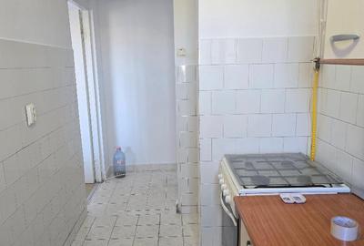 Vand apartament 3 camere in Deva, zona Scarisoara (Astoria), etaj 3, - 2