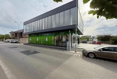 Spațiu comercial, de 450 mp, în Central - 4