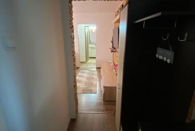Apartament cu 3 camere semidecomandat în Central - 16