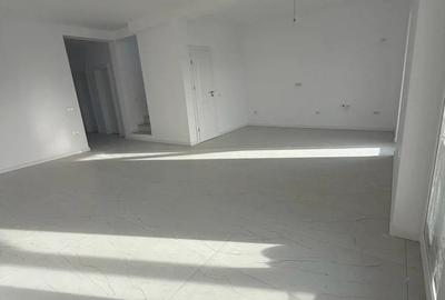 Casă cu 5 camere cu Teren 305 Mp în Remetea Mare - 3
