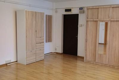 Spațiu comercial, de 50 mp, în Central - 2