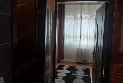 Garsonieră decomandată în Tractorul - 8