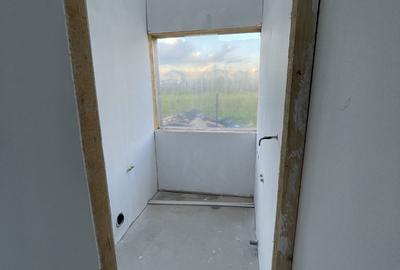 Apartament cu 2 camere semidecomandat în Săbăreni - 4