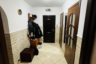 Apartament cu 3 camere decomandat în Berceni - 2