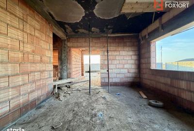Casă cu 3 camere în Carani - 2