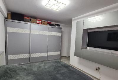 Apartament cu 3 camere, decomandat, bloc nou - 2