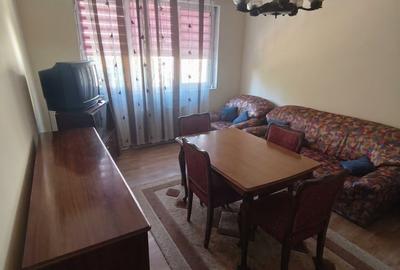 Apartament cu 3 camere decomandat, mobilat în Rahova
