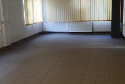 Spațiu comercial, de 60 mp, în 9 Mai - 3