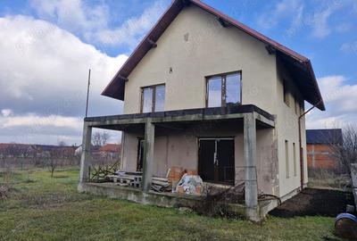 Casă cu 4 camere în Sântana - 2