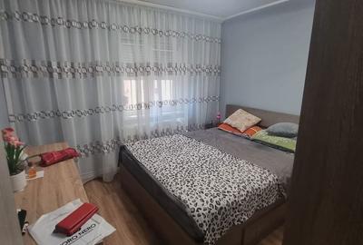 Apartament cu 2 camere decomandat în Km 5 - 1