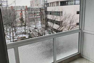 Apartament cu 4 camere decomandat în Centrul Vechi - 3