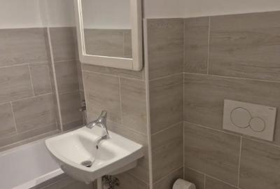 Apartament cu 3 camere semidecomandat în Micro 3 - 6