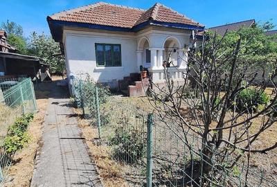Casă cu Teren 1000 Mp în Arginești - 2