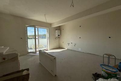 Apartament cu 2 camere semidecomandat în Dâmbul Rotund