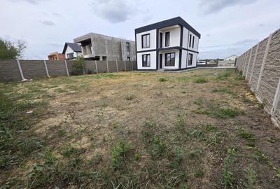 Casă Individuală de Vânzare 5 camere 3 băi Moșnița - 2