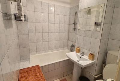 Garsonieră decomandată în Vitan