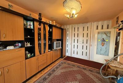 APARTAMENT 4 CAMERE, ZONA MICRO 17 - 10